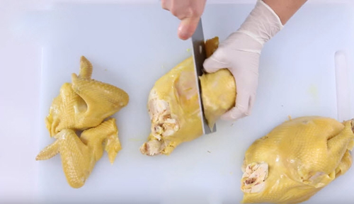 Nhờ bạn trai sinh viên y khoa chặt gà, cô gái choáng vì thành quả amp;#34;bá đạoamp;#34; - 12