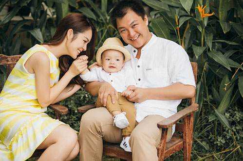 Dương Cẩm Lynh khoe con trai càng lớn càng giống bố như tạc - 1