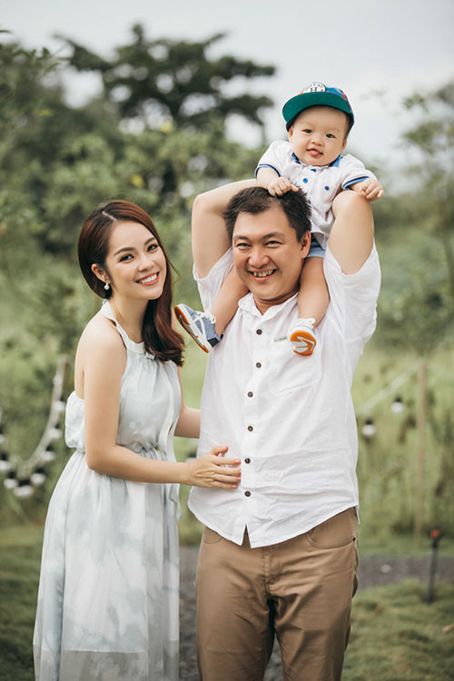 Dương Cẩm Lynh khoe con trai càng lớn càng giống bố như tạc - 5