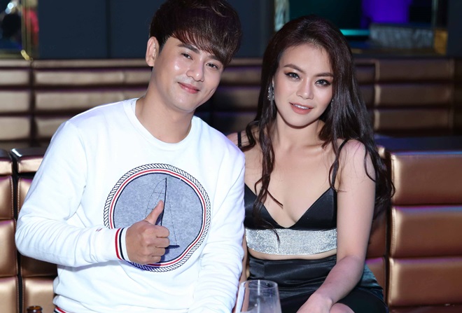 Hà Anh sexy đến chúc mừng amp;#34;gái một conamp;#34; Thảo Trang tái xuất showbiz - 6