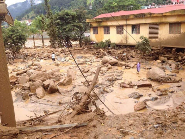 Những hình ảnh kinh hoàng về trận lũ quét ở Mù Cang Chải, Sơn La khiến 25 người chết và mất tích - 4