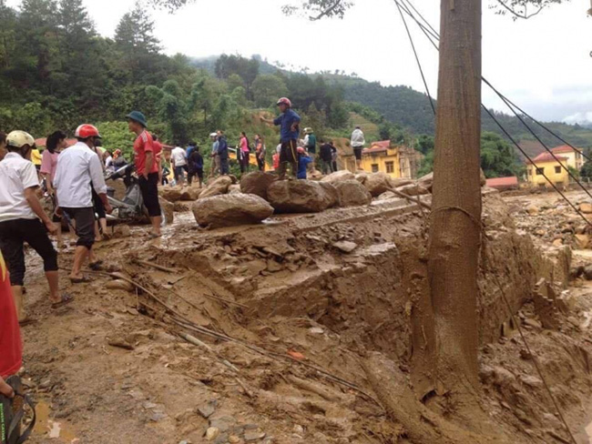 Những hình ảnh kinh hoàng về trận lũ quét ở Mù Cang Chải, Sơn La khiến 25 người chết và mất tích - 3
