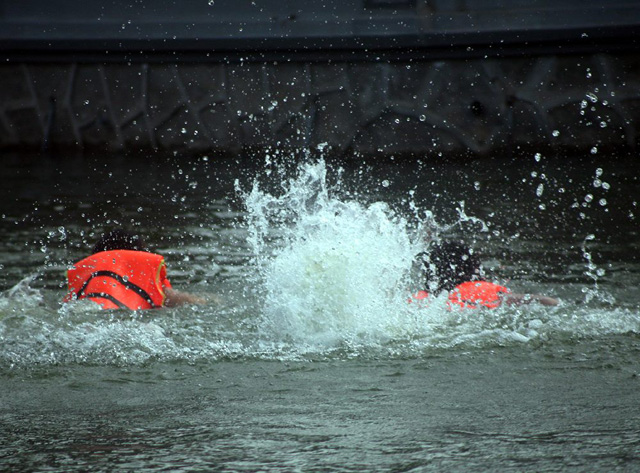 Hà Nội: Cả làng góp tiền cải tạo ao làng ô nhiễm thành bể bơi miễn phí cho trẻ nhỏ - 3