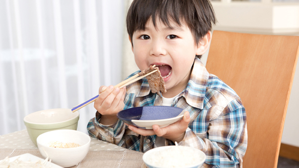 Bé ăn nhiều nhưng vẫn chậm tăng cân, giải pháp tốt nhất dành cho mẹ là đây - 1