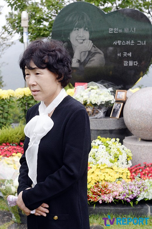 9 năm sau ngày mẹ mất, con gái Choi Jin Sil tố cáo bà ngoại thường xuyên đánh đập - 5