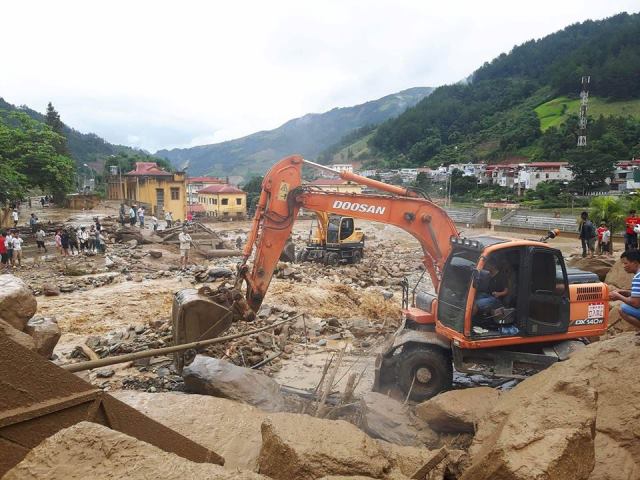 Hình ảnh đường đi của trận lũ quét amp;#34;chưa từng có trăm năm nayamp;#34; khiến 14 người chết, mất tích - 12