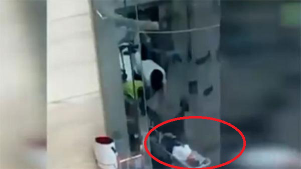 Bố mẹ lơ là, con nhỏ một mình vào thang máy tiểu tiện lên bảng điều khiển và gặp tai nạn thương tâm - 3