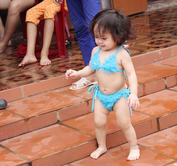 Bé gái Sài Gòn cứ ra phố là bị nhầm thành con gái Elly Trần - 5