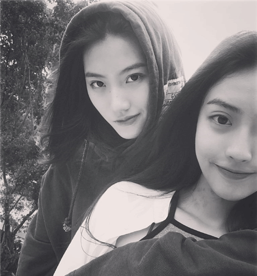 Cặp đôi đồng tính nữ đẹp amp;#34;sắc nước hương trờiamp;#34; khiến dân mạng quyết tìm danh tính - 13