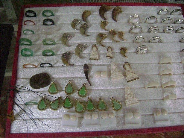 Nhẫn lông voi thật vẫn… giả - 2