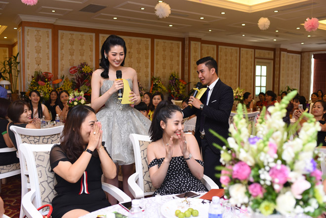 Á hậu Dương Tú Anh nổi bật trong tiệc kỷ niệm 5 năm thành lập Thuỷ Vi Spa - 5
