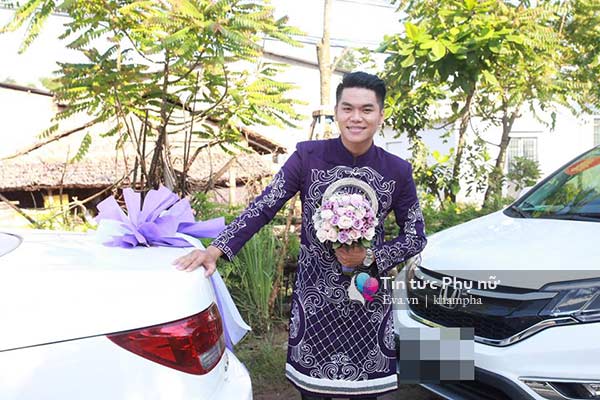 Bí mật bộ áo dài cưới giúp cô dâu Lê Phương trẻ trung xinh đẹp bên chú rể kém 7 tuổi - 2