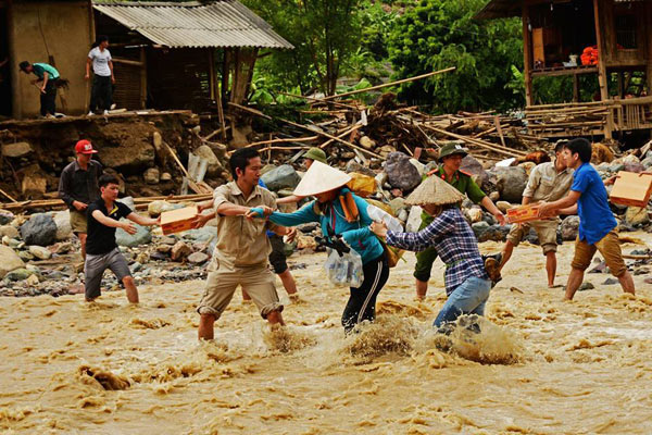 Cô gái ám ảnh cảnh người chết không có chỗ chôn ở vùng lũ quét Sơn La - 2