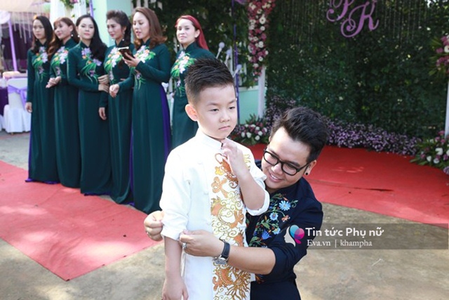 Con trai Lê Phương amp;#34;quẩy máu lửaamp;#34; trong đám cưới của mẹ và cha dượng - 9