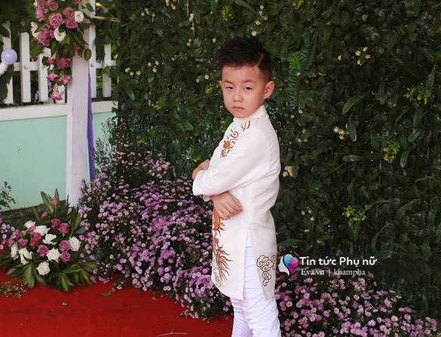 Con trai Lê Phương amp;#34;quẩy máu lửaamp;#34; trong đám cưới của mẹ và cha dượng - 13