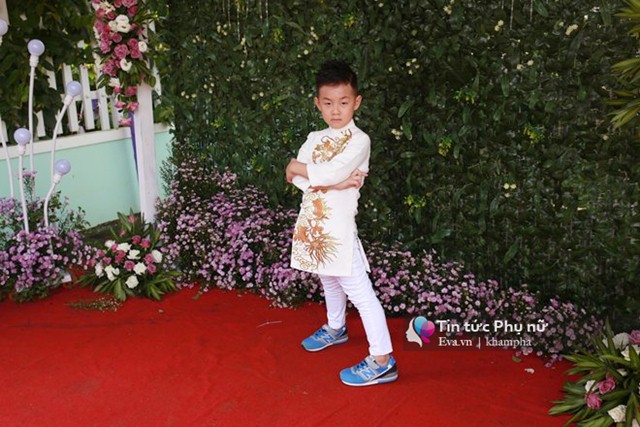 Con trai Lê Phương amp;#34;quẩy máu lửaamp;#34; trong đám cưới của mẹ và cha dượng - 12