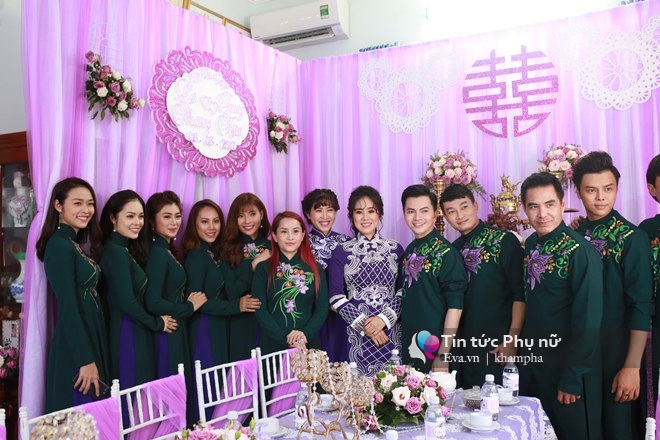 Đội phù dâu, phù rể hot nhất hôm nay: Nhiều sao Việt có gia đình nhận bê tráp ở lễ vu quy của Lê Phương - 1