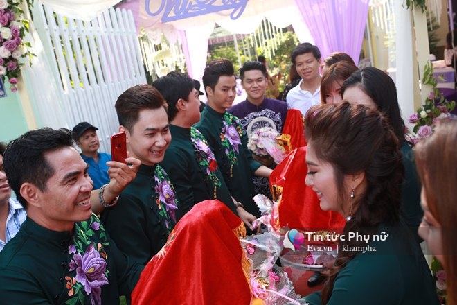 Tập đoàn phù dâu – phù rể “chất hơn nước cất” trong đám cưới sao Việt - 10