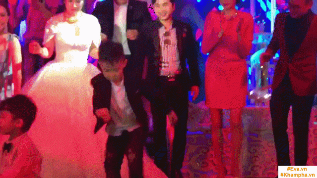 Con trai Lê Phương amp;#34;quẩy máu lửaamp;#34; trong đám cưới của mẹ và cha dượng - 3