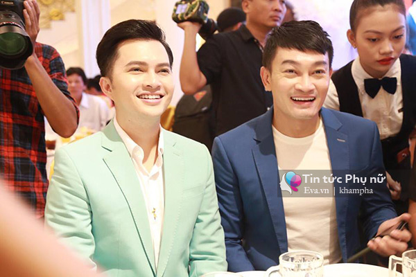 Ngân Khánh đẹp ngọt ngào, bất ngờ từ Singapore về dự đám cưới Lê Phương - 11