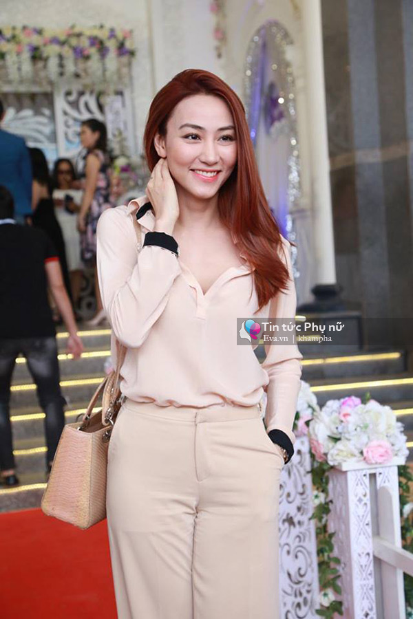 Ngân Khánh đẹp ngọt ngào, bất ngờ từ Singapore về dự đám cưới Lê Phương - 2