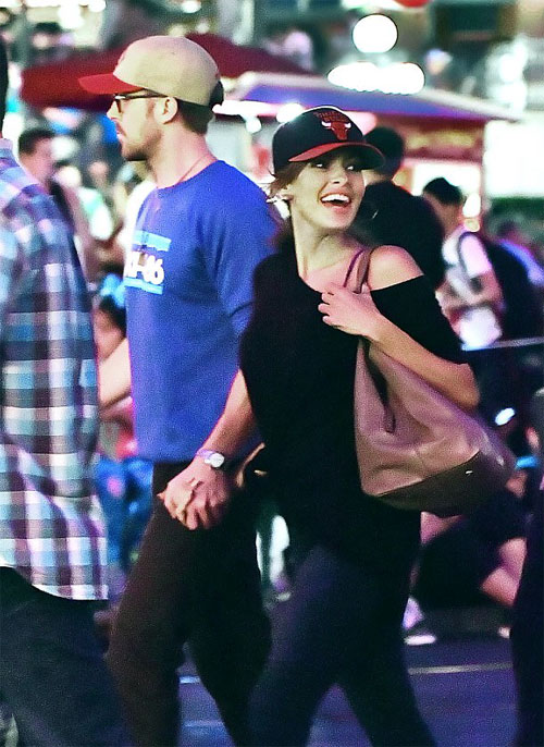 Ngôi sao 24/7: Phim ra mắt thất bại, Lưu Diệc Phi vẫn vô tư để mặt mộc đi ăn nhà hàng - 8