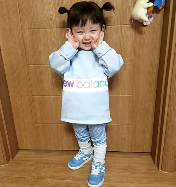 23 kiểu tóc đẹp cho bé gái làm nhanh trong amp;#34;nháy mắtamp;#34;, mẹ vẫn kịp giờ đi làm - 16