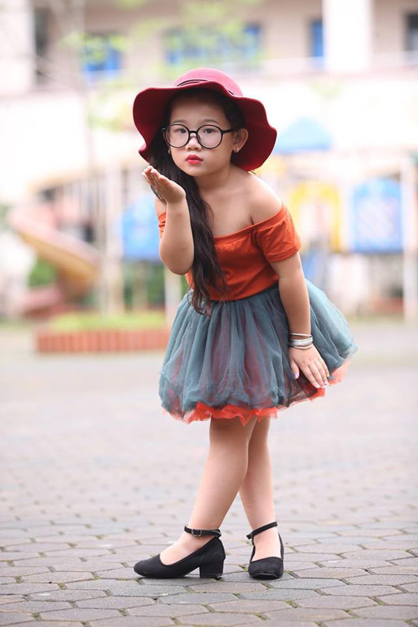 Cô bé nhút nhát “lột xác” thành siêu mẫu nhí - 3