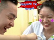 Làng sao - BTV điển trai của Chuyển Động 24H liên tục dùng "mỹ nam kế" với cô gái trẻ trong show thực tế