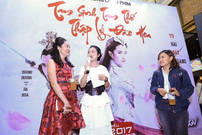 Hạnh Thúy và các sao Việt hớn hở khi đi xem amp;#34;Tam sinh tam thếamp;#34; của Lưu Diệc Phi - 6