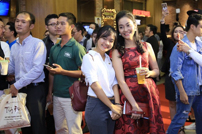 Hạnh Thúy và các sao Việt hớn hở khi đi xem amp;#34;Tam sinh tam thếamp;#34; của Lưu Diệc Phi - 8