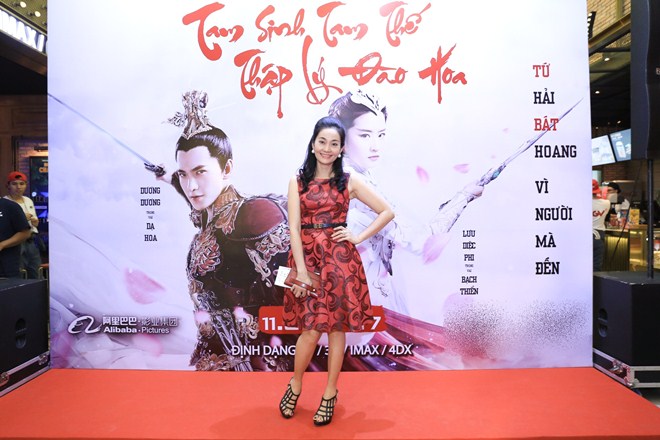 Hạnh Thúy và các sao Việt hớn hở khi đi xem amp;#34;Tam sinh tam thếamp;#34; của Lưu Diệc Phi - 4