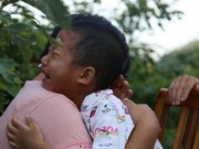 Tin tức - 2 con cùng bị bệnh, bố mẹ nghèo đau đớn chọn “từ bỏ con trai lớn và cứu sống con trai út”