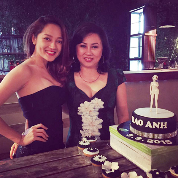 Những bà mẹ amp;#34;đẹp như hoa hậuamp;#34; trong showbiz Việt - 19