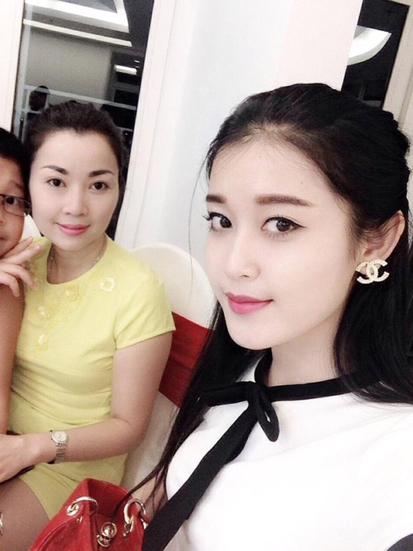 Những bà mẹ amp;#34;đẹp như hoa hậuamp;#34; trong showbiz Việt - 11