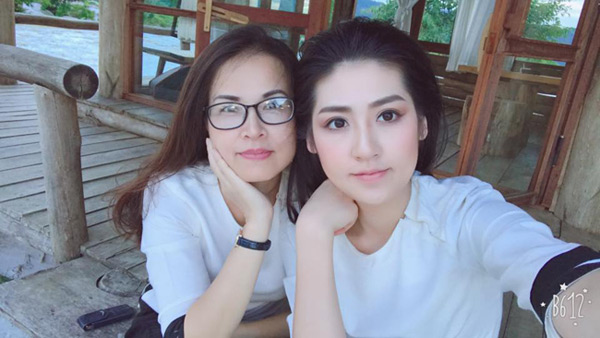 Những bà mẹ amp;#34;đẹp như hoa hậuamp;#34; trong showbiz Việt - 13