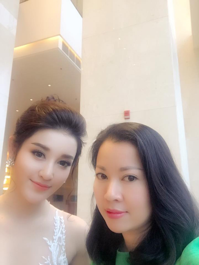 Những bà mẹ amp;#34;đẹp như hoa hậuamp;#34; trong showbiz Việt - 8