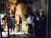 Tin tức - Cháy nhà ở trung tâm quận 1, du khách hoảng hốt bỏ chạy