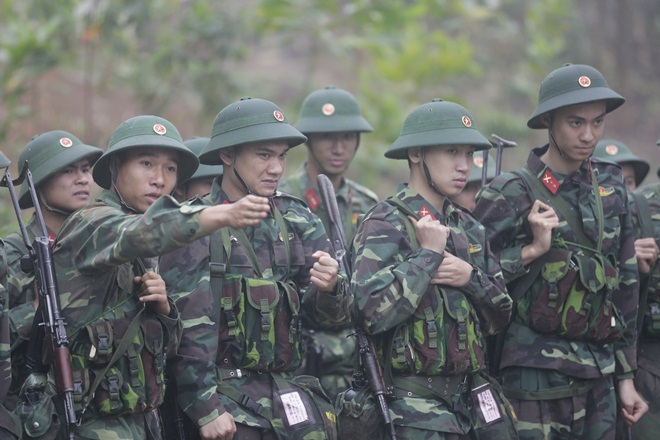 Sao nhập ngũ: Khắc Việt trải lòng xúc động cảm xúc vào quân ngũ, Huy Cung suýt bị đuối nước - 7