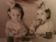 Tin tức - Cuộc đời kỳ lạ của cặp song sinh dính liền bị bắt cóc làm vật thí nghiệm y khoa tàn độc