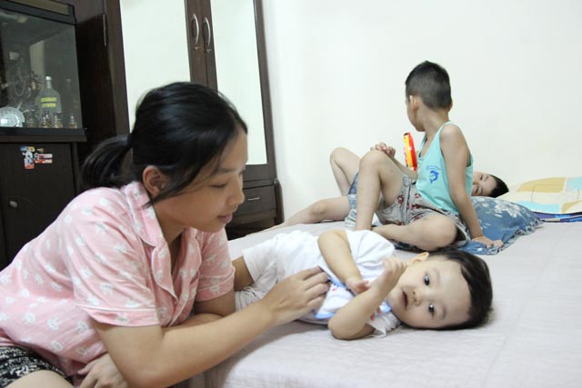 Hình ảnh mới nhất của bé trai 14 tháng tuổi bị bạo hành, bỏ rơi ở bệnh viện sau 5 ngày về nhà - 6