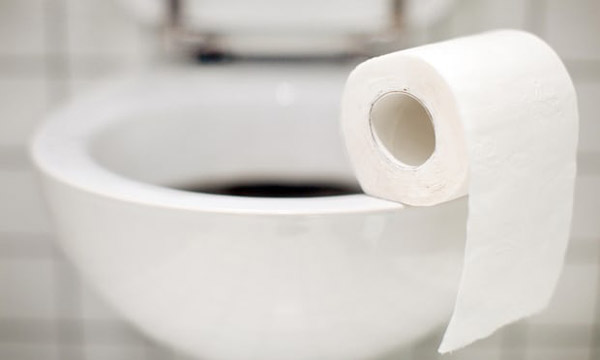 Tên đạo chích ngớ ngẩn: Bị tóm vì đi đại tiện quên dội... nước trong nhà nạn nhân - 2