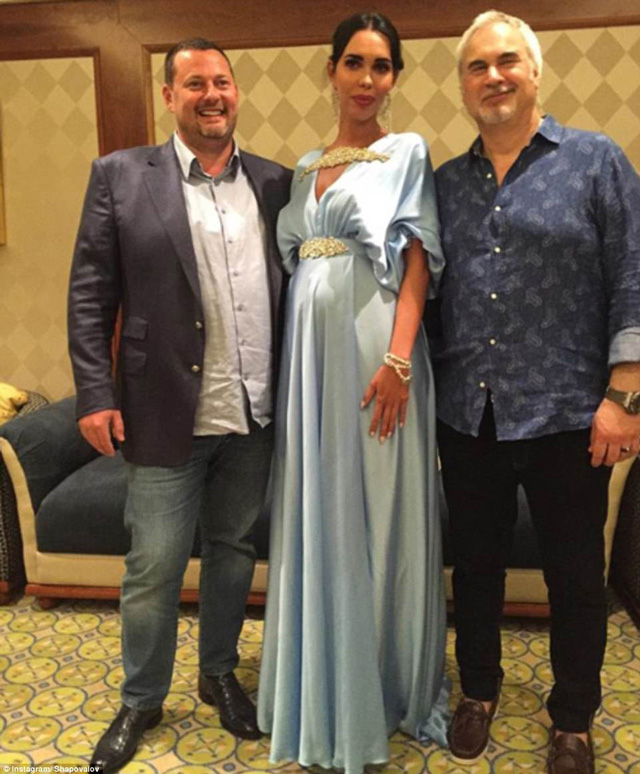 Đám cưới sang chảnh bậc nhất 2017: Cô dâu đeo nhẫn hơn 225 tỷ, sánh đôi cùng vị đại gia khét tiếng - 8