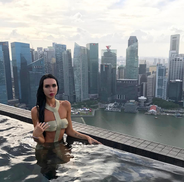 Đám cưới sang chảnh bậc nhất 2017: Cô dâu đeo nhẫn hơn 225 tỷ, sánh đôi cùng vị đại gia khét tiếng - 12