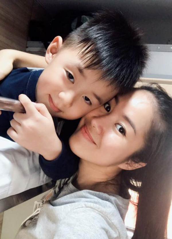 Lê Phương đưa con trai Cà Pháo về dự đám cưới ở quê chồng - 3