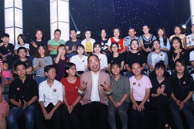 Tiến Luật bất ngờ làm MC Thách Thức Danh Hài, bị Trấn Thành - Trường Giang “chặt chém” - 2