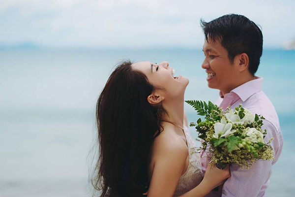 amp;#34;Tan chảyamp;#34; với bộ ảnh ngọt ngào nhân 5 năm ngày cưới của Di Băng và chồng đại gia - 5