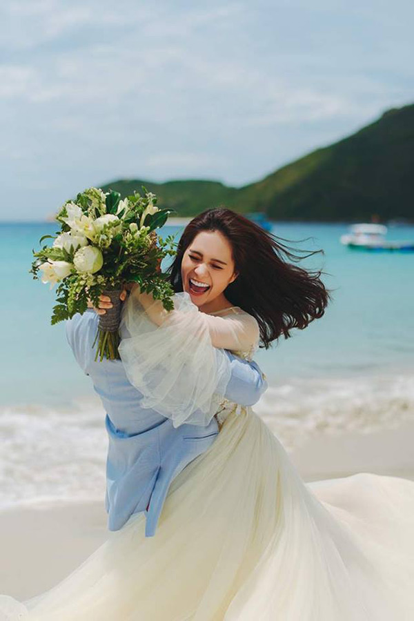 amp;#34;Tan chảyamp;#34; với bộ ảnh ngọt ngào nhân 5 năm ngày cưới của Di Băng và chồng đại gia - 10