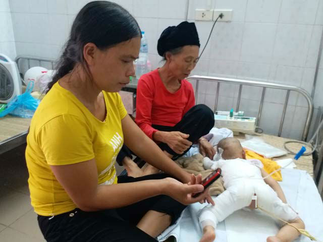 Con gái 16 tháng tuổi bị bỏng, mẹ bôi kem đánh răng làm mát nhận cái kết đau lòng - 2