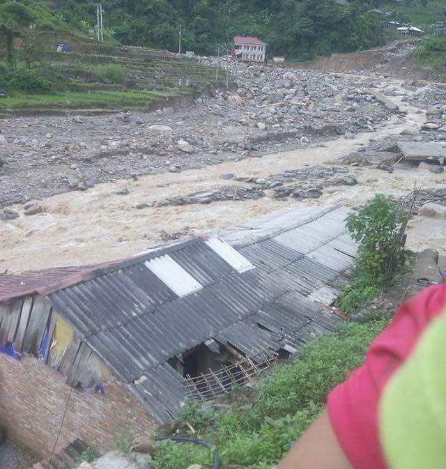Cuộc tháo chạy tìm sự sống của người phụ nữ trước trận mưa lũ lịch sử ở Sơn La - 3